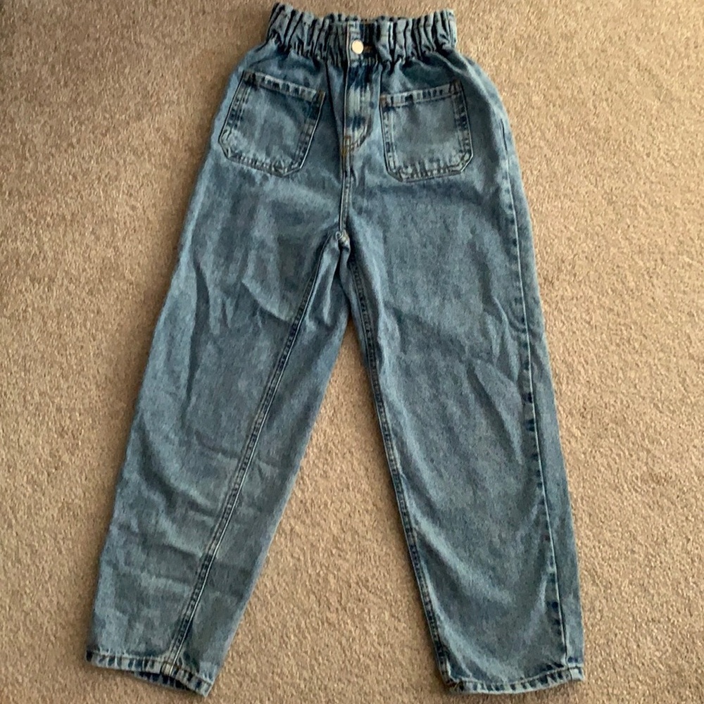 Girls Zara jeans size 13-14, in mint condition.
